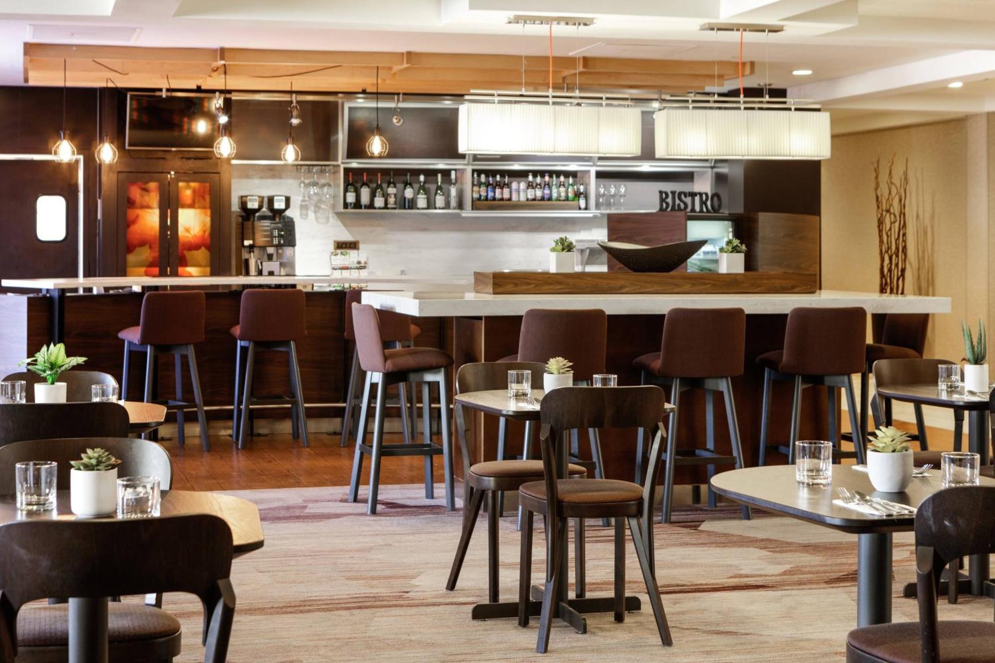 Courtyard Harrisonburg Hotel Екстериор снимка