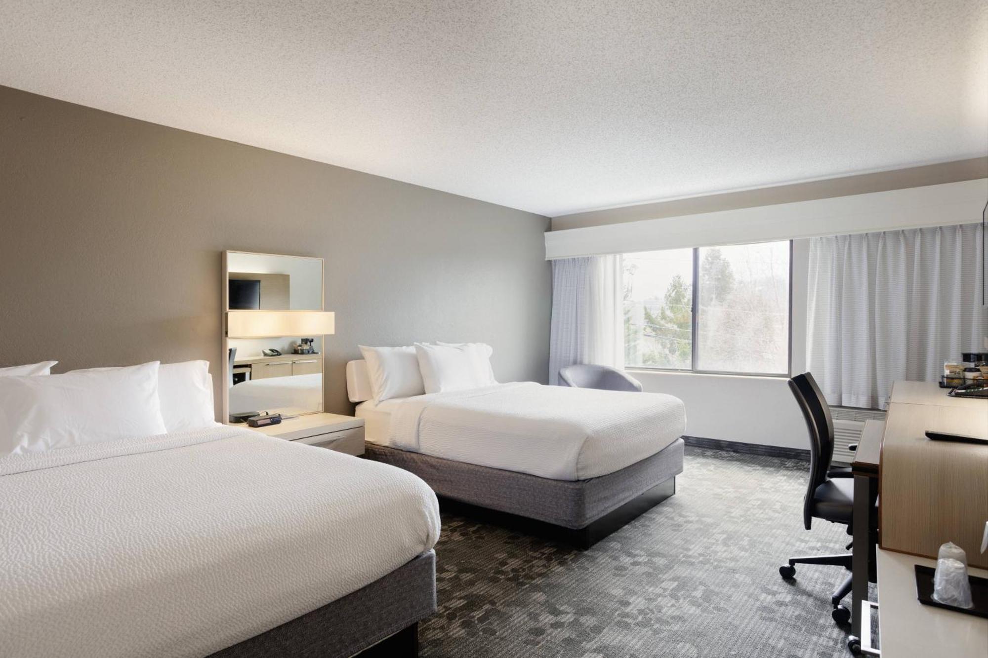 Courtyard Harrisonburg Hotel Екстериор снимка